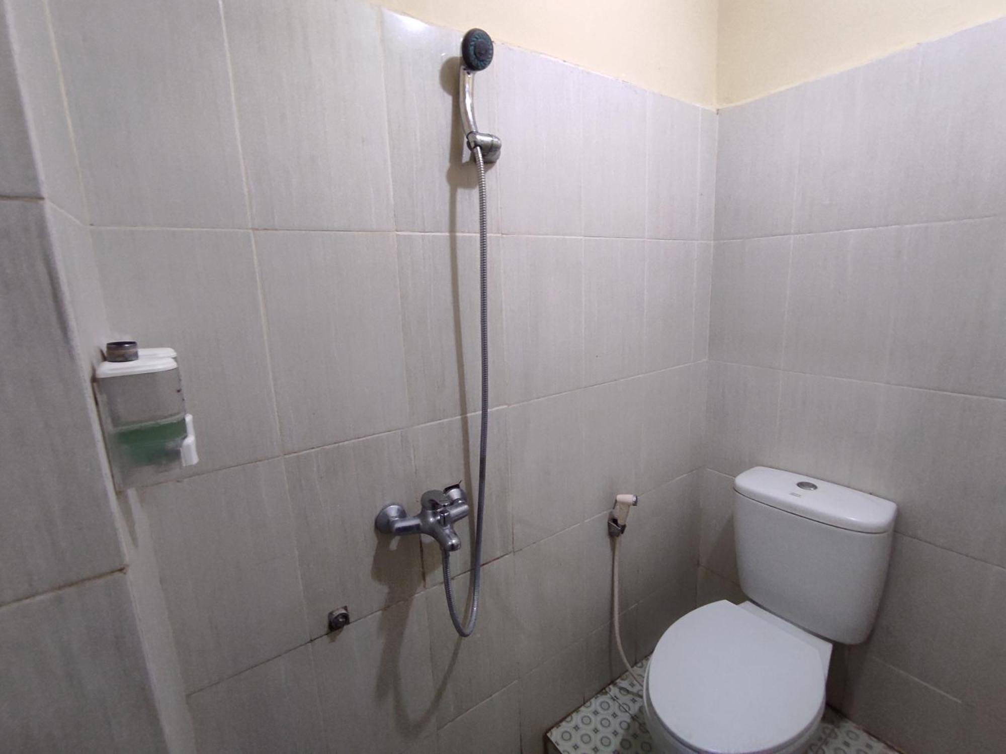 Oyo 93411 Syariah Hotel Tomborang Karema Zewnętrze zdjęcie