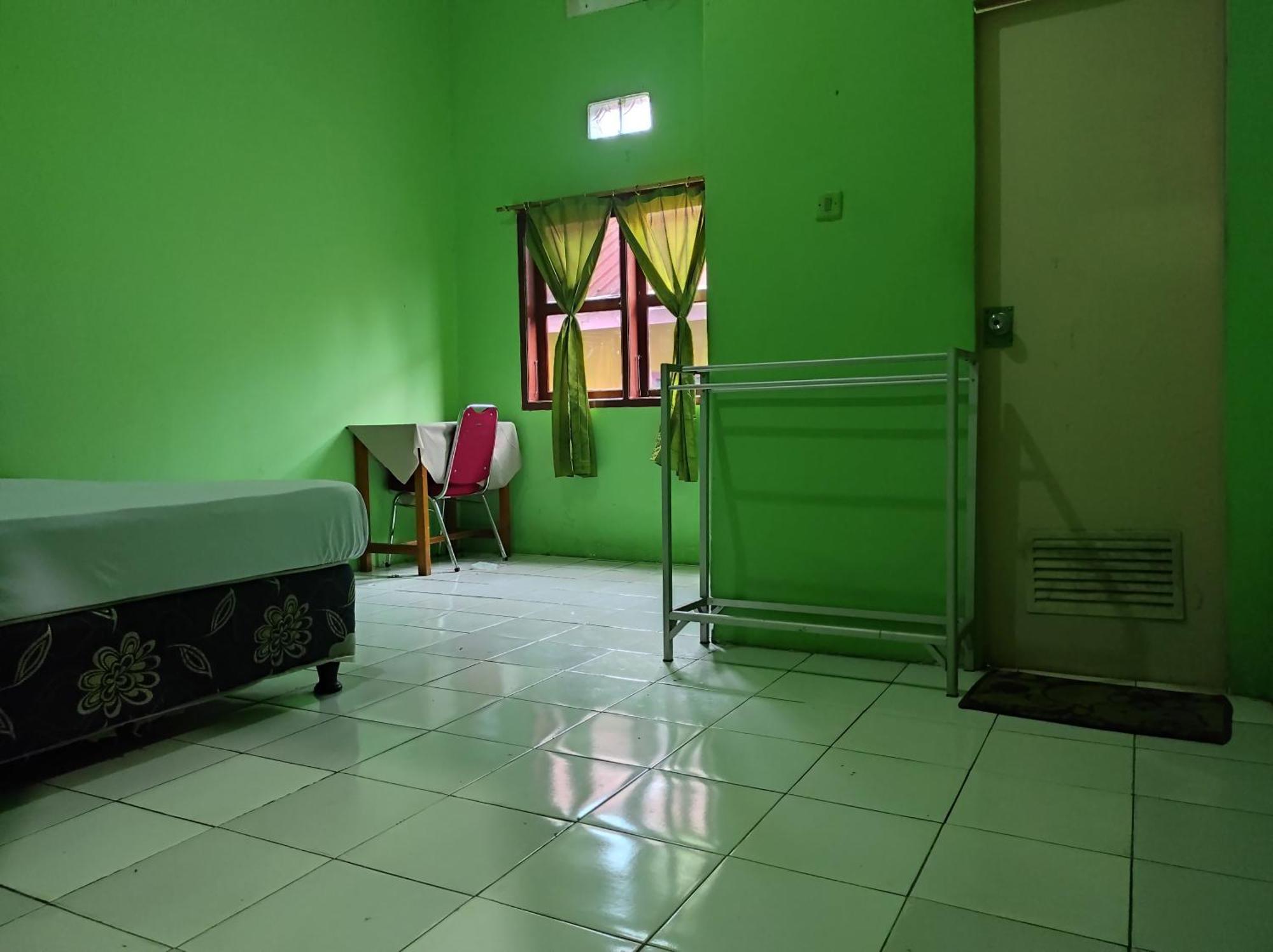 Oyo 93411 Syariah Hotel Tomborang Karema Zewnętrze zdjęcie